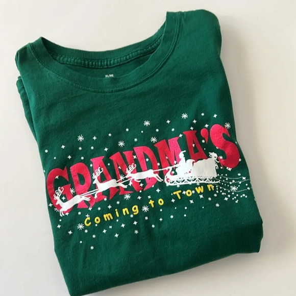 Tops - Christmas T shirt. “Grandma’s coming to town”